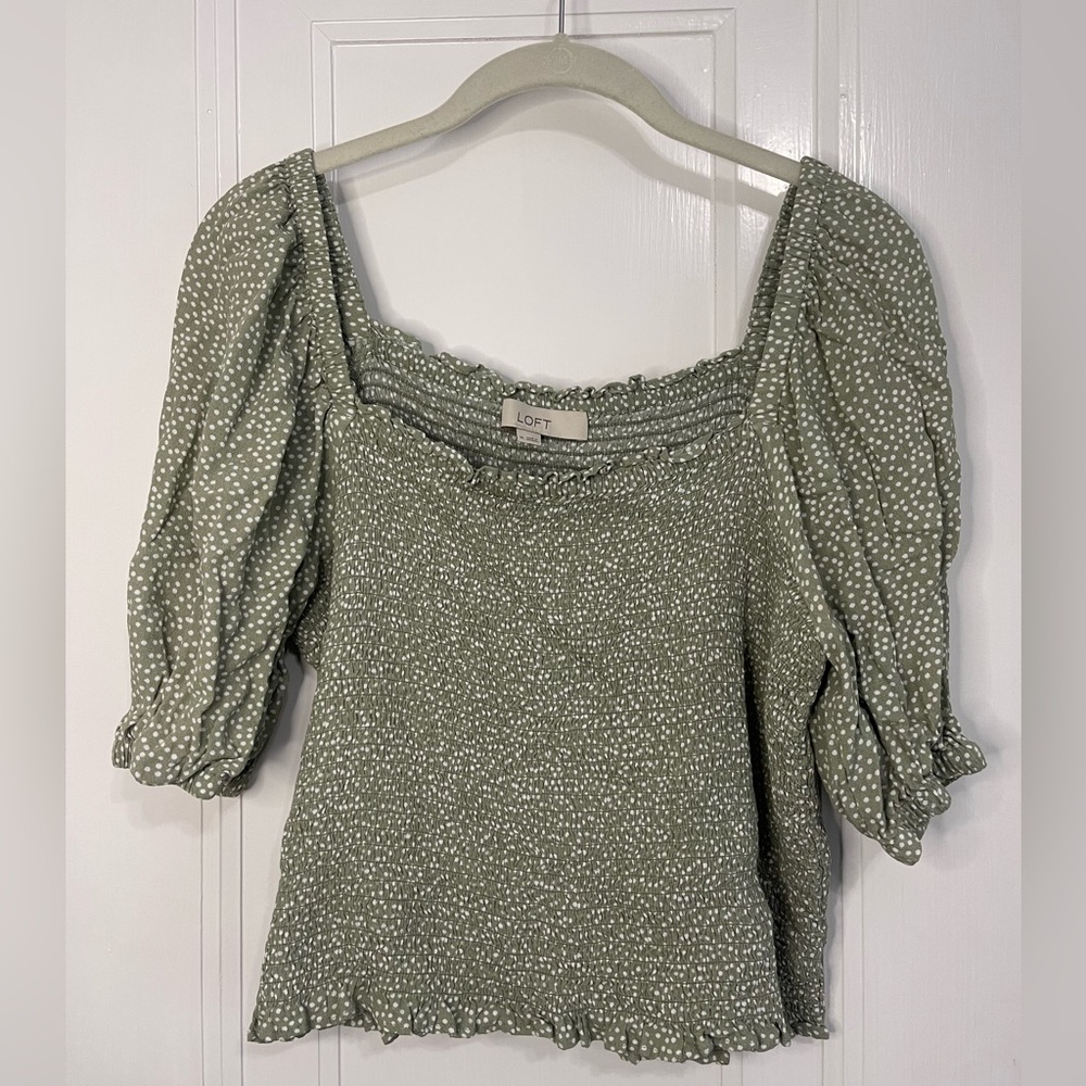 LOFT Smocked Puff Sleeve Top size Medium